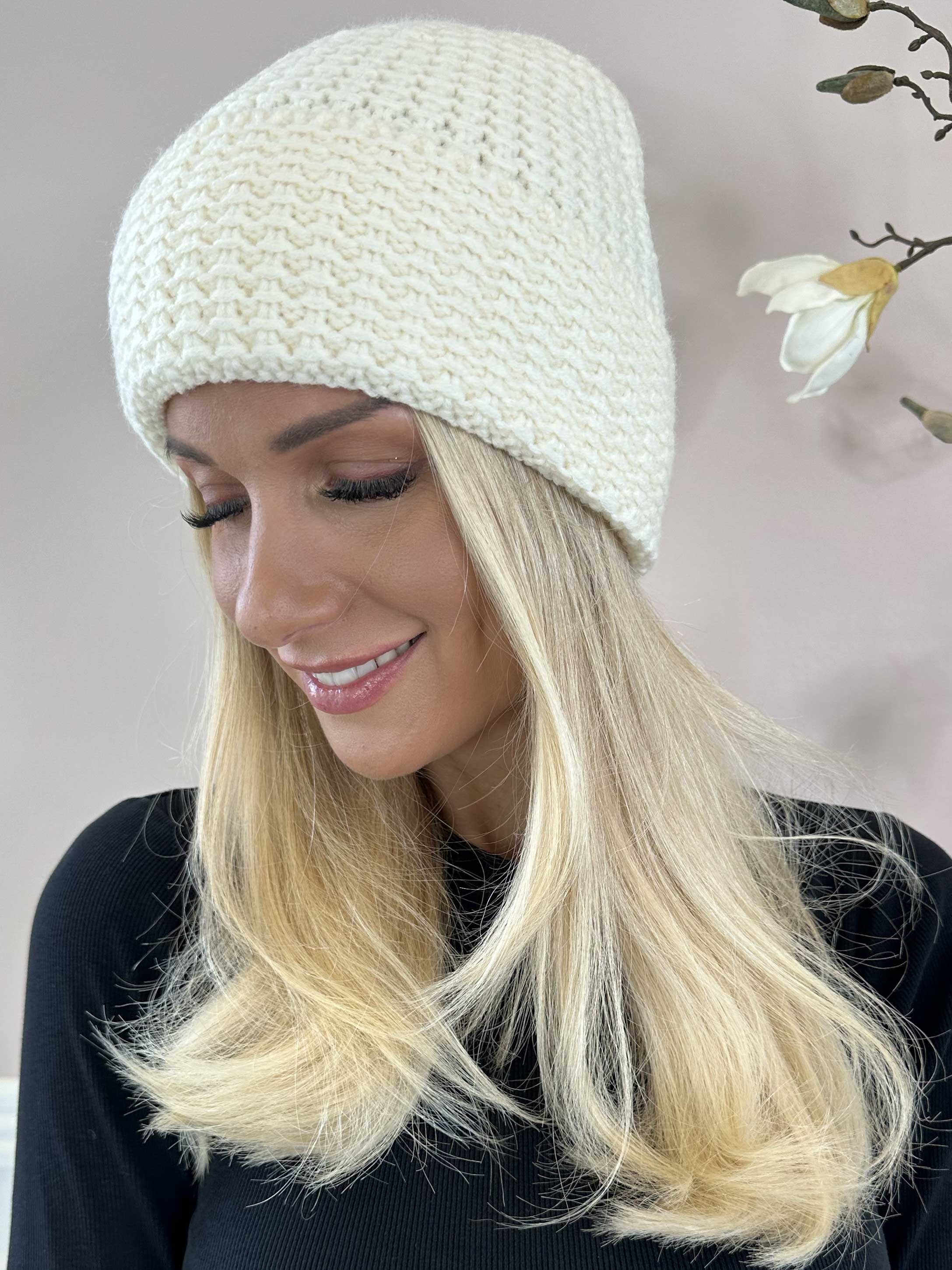 Liliana - Mycket mjuk mössa med ull på insidan